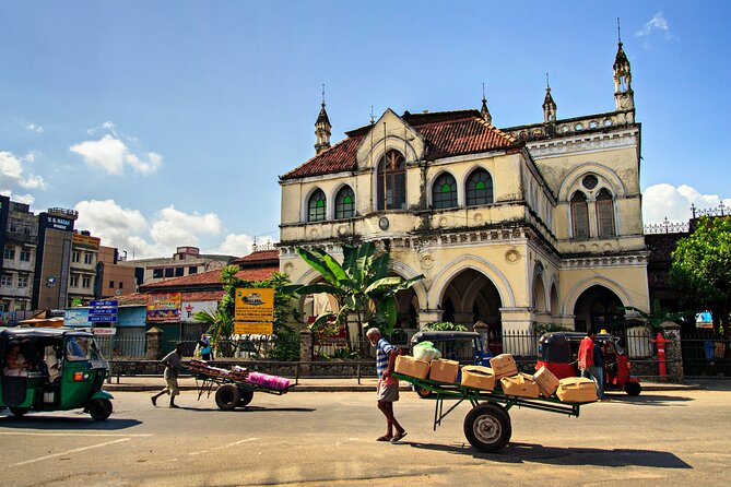 Explore Colombo by Tuk Tuk – All Entry Fees Included - What the private tuk-tuk format feels like