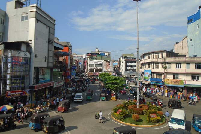 Explore Colombo by Tuk Tuk – All Entry Fees Included - An hour in Pettah, Colombo’s great market district