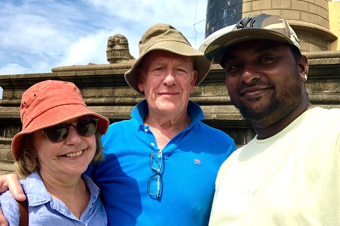 Explore Colombo by Tuk Tuk Morning & evening (Private Tours) - A Hindu temple adds another layer in Kotahena