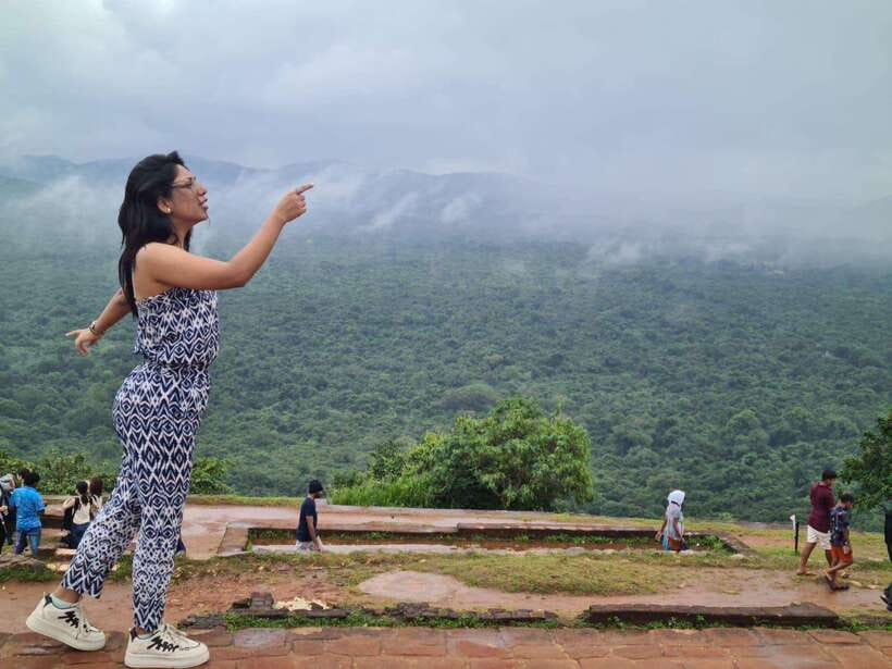 From Colombo: Sigiriya Rock, Dambulla & Minneriya 4x4 Safari - Final Call: Book It If You Accept the Long Day