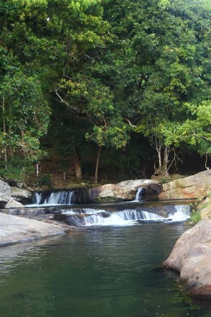 From Ella: Diyaluma Waterfall and Natural Pool Bath Tour - The quick stop at Ravana Ella Falls