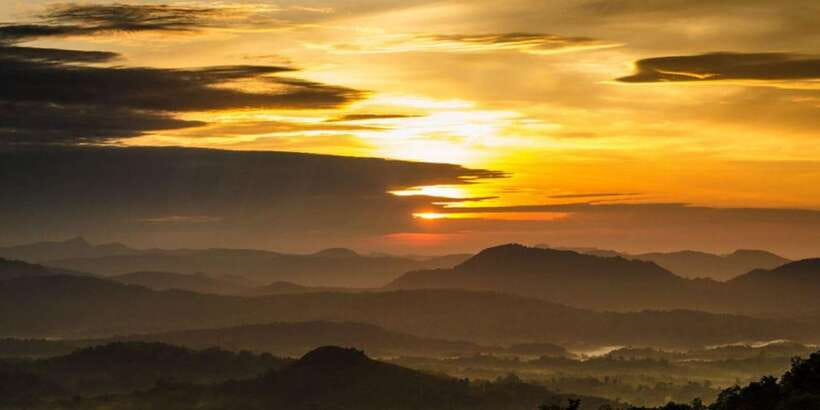 From Kandy: All Inclusive Adams Peak Epic Guided Hike - Leaving Kandy at 9 pm for Nallatanniya