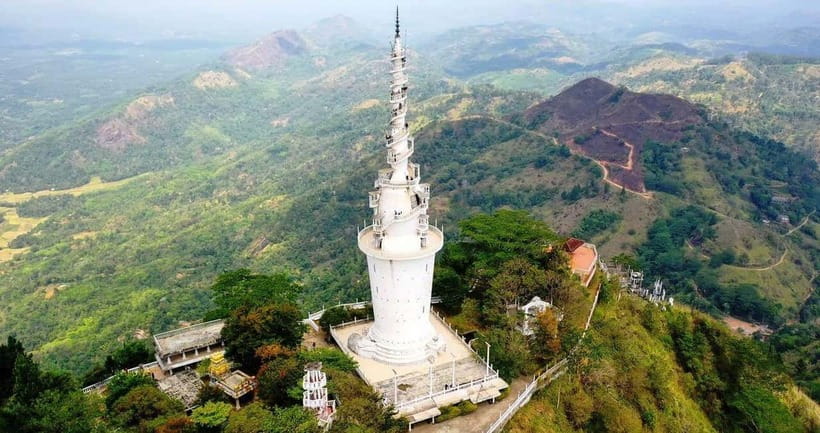 From Kandy: Nuwara Eliya Tour via Ambuluwawa [Private Tour] - Ambuluwawa Tower and its narrow 360-degree climb