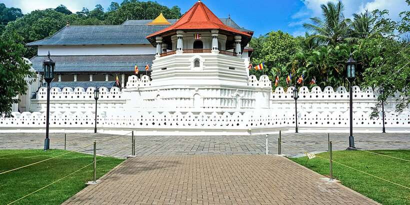 From Kandy: Pinnawala Day Tour - Kadugannawa View Point at 18 kilometres