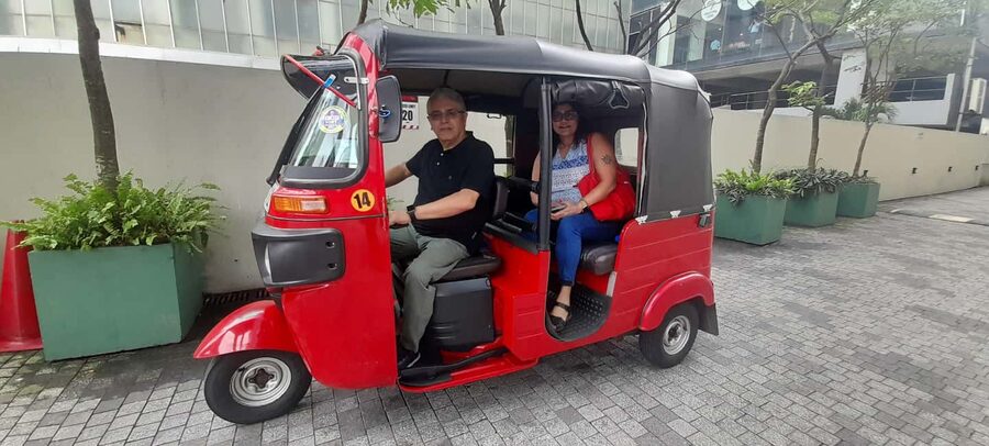 From Negombo: Colombo City Tour by Tuk Tuk with Hotel Pickup - Pettah Market, the city’s loudest lesson
