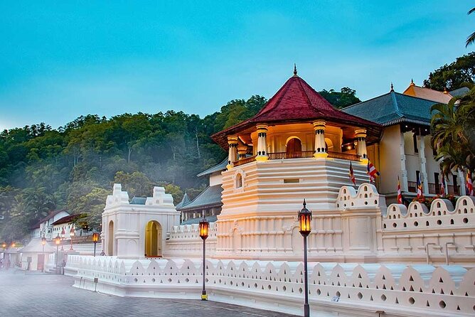 From Sigiriya to Kandy Transfer by Private Comfortable Car - The value of a private car at $33 per person