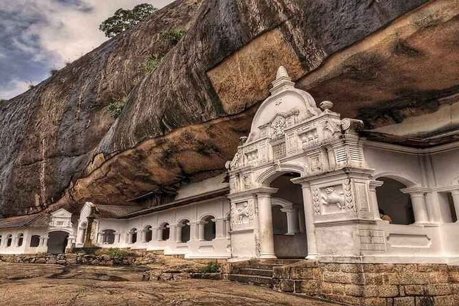From Sigiriya to Kandy Transfer by Private Comfortable Car - Optional stops between Sigiriya and Kandy