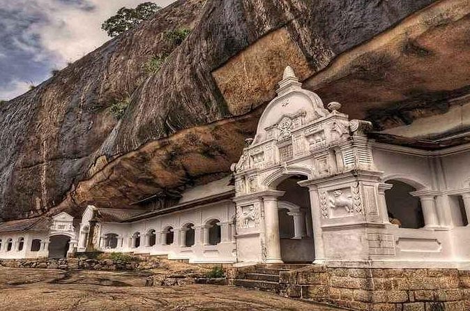 From Sigiriya to Kandy Transfer by Private Comfortable Car - Comfort, luggage, and group size