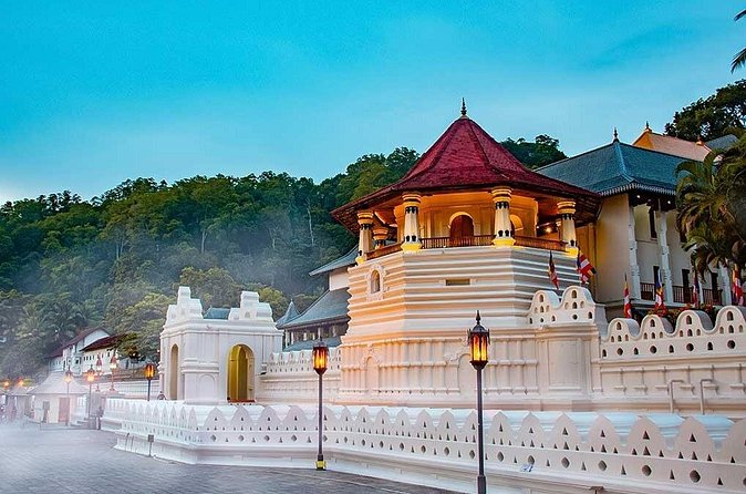 From Sigiriya to Kandy Transfer by Private Comfortable Car - Who will get the most from this transfer