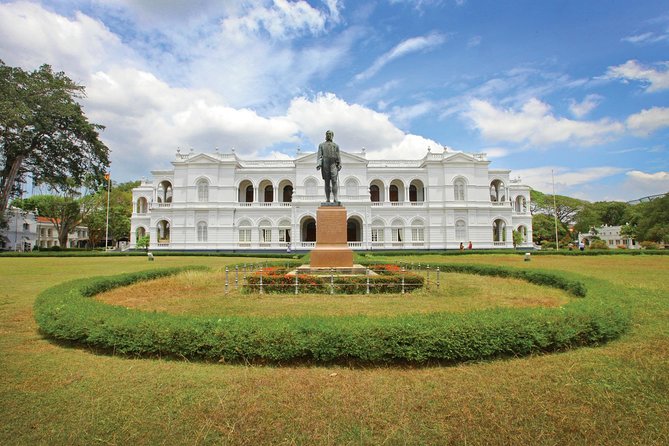 Full Day Colombo City Tour - Old Parliament, the lighthouse, and Colombo’s seafront
