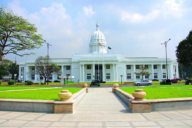Full-Day Colombo City Tour (Private Car) - Parliament Drive and Diyatha Uyana offer a calmer start