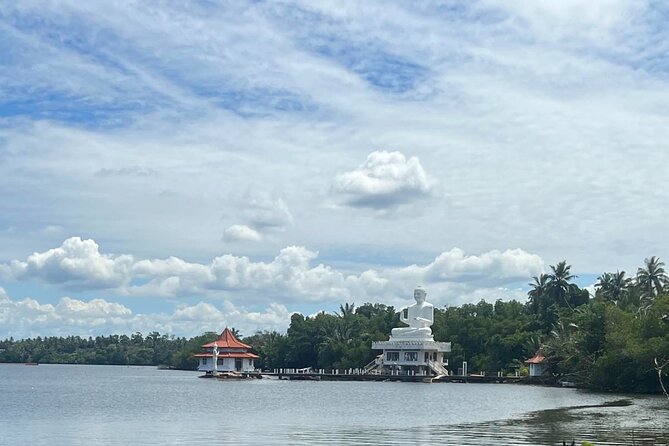 Galle Day Tour with River Safari, Tea Plantation & Sea Turtle - Walking into Galle Dutch Fort