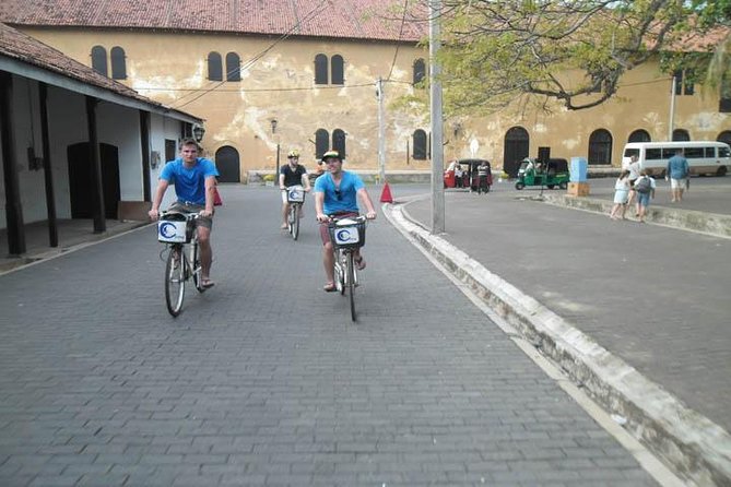 Galle Fort and City Cycling Tour - Choice of E-Bike or Manual - Starting at Chameera Cycling in Unawatuna