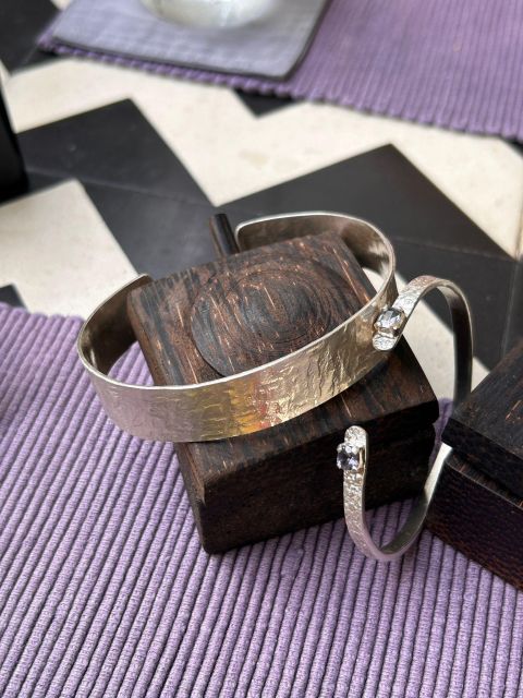 Galle: Traditional Gems & Jewellery Workshop with Transfers - Turning silver into a wearable piece