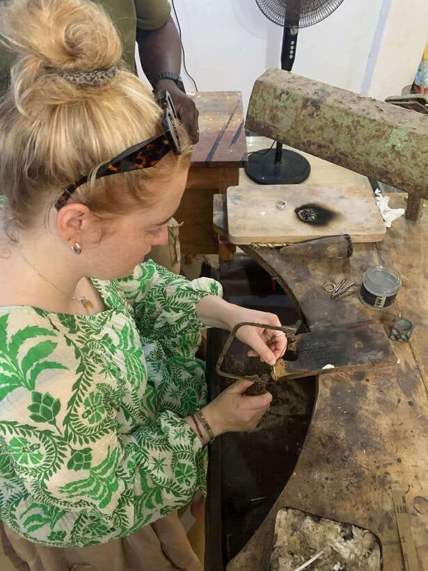 Galle : Traditional Jewellery making workshop - A jewelry workshop with a family feel