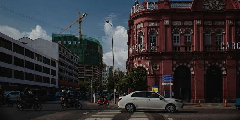 Guided Colombo Half-Day City Tour - Pettah, Main Street, and Colombo Fort from the car