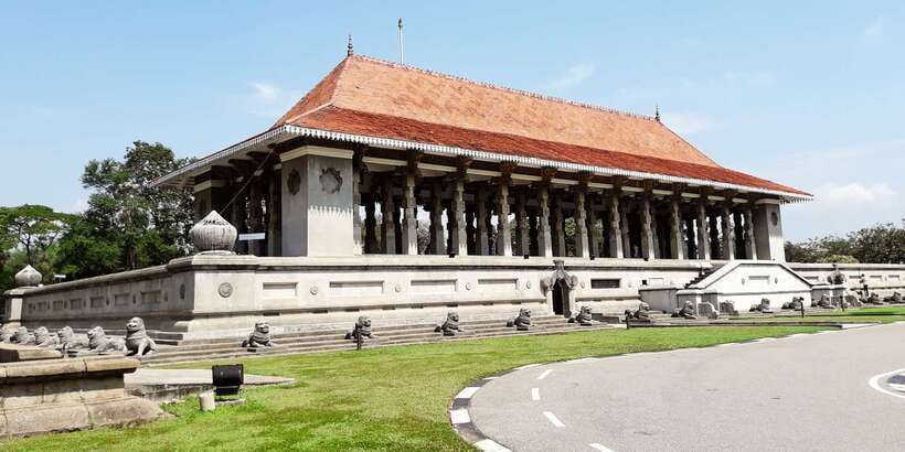 Guided Colombo Half-Day City Tour - Lotus Tower and the best city views