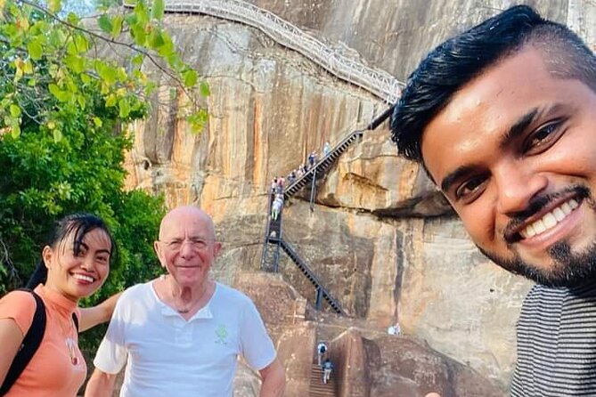 Guided Multi-Day Journey around Sri Lanka with Expert Driver - Day 4: Ella’s easy viewpoints and famous railway bridge