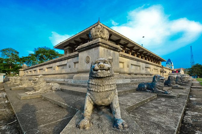 Half Day City Tour of Colombo - Independence Square offers a quieter pause