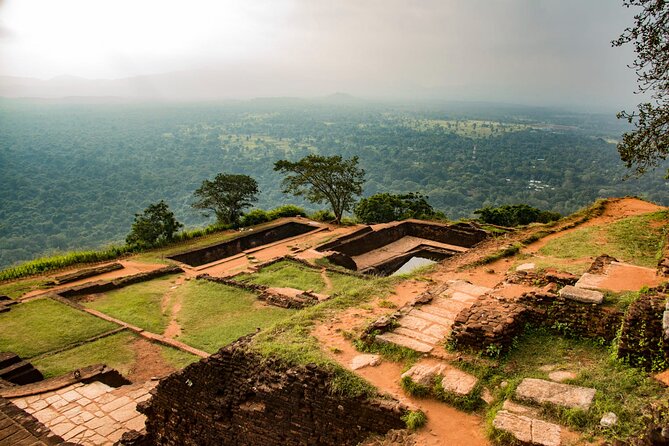 Highlights of Sri Lanka 8 Days Private Tour - Mirissa whales, coastal traditions, and Galle Fort