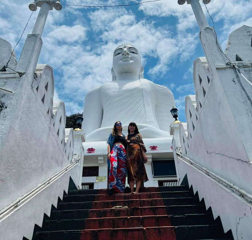 Kandy City Day Tour from Colombo, Negombo or Katunayake - Batik, silk, and wood-carving workshops