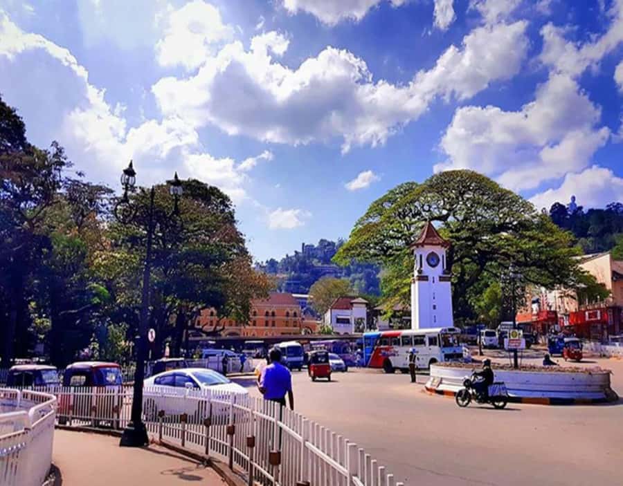 Kandy: City Explore with Local Guide By Tuk Tuk - Starting at Bahirawakanda and the Kandy View Point