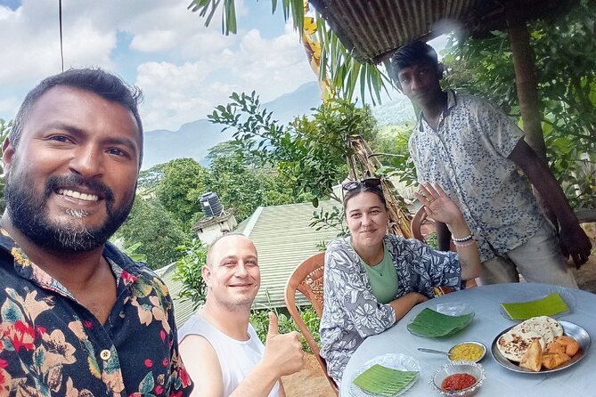 Kandy City Tour by Tuk Tuk with sana - Two hours at the Royal Botanical Gardens