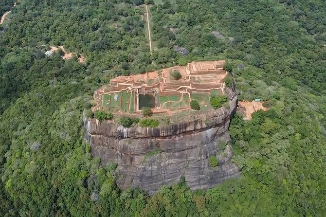 Kandy City Tour & Famous Ambuluwawa Tower with Friendly Chauffeur - Bahirawakanda’s giant Buddha