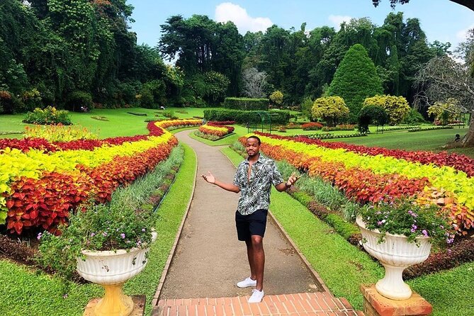Kandy Day Trip with Tooth Relic Temple & Unique Attractions - Lunch, water, and what the $160 covers