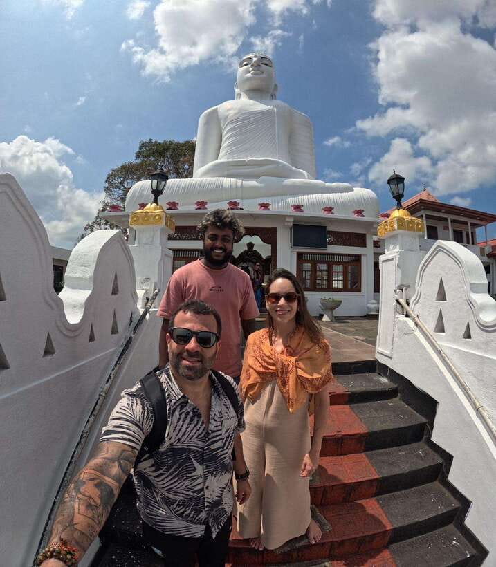 Kandy: Guided City Tour by Tuk-Tuk - Herbal gardens, tea, and craft stops