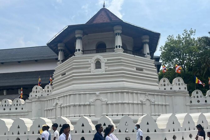 Kandy Heritage City Tour by tuktuk - Starting above the city at Kandy View Point