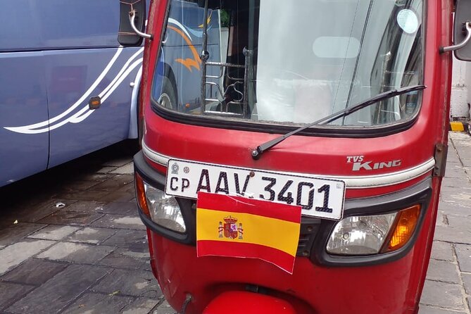 Kandy Heritage City Tour by tuktuk - A one-hour walk through Sri Lankan spices
