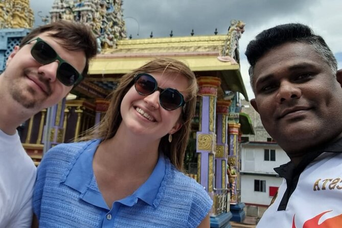 Kandy Heritage City Tour by tuktuk - Ninety minutes at Royal Botanic Gardens Peradeniya