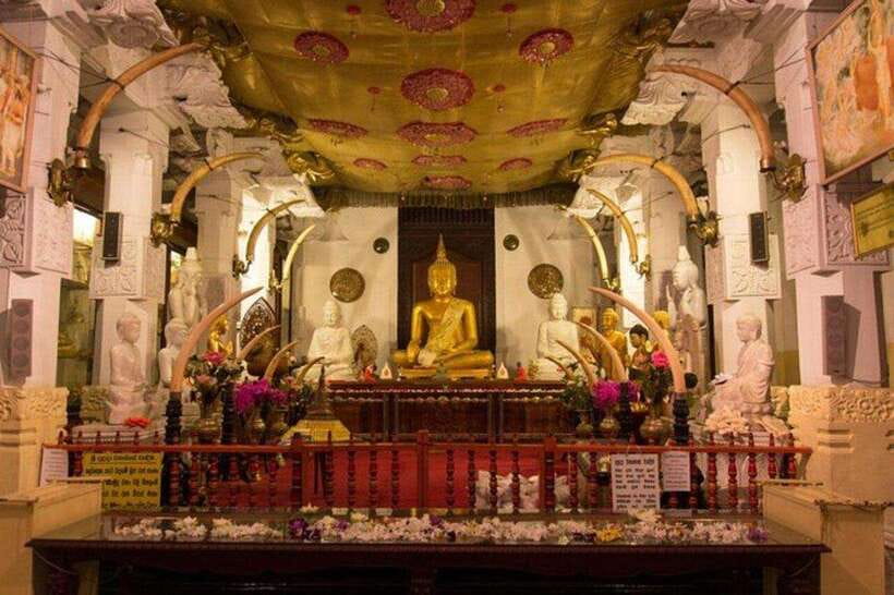 Kandy & Pinnawala & Tea Factory Full Day Tour From Negombo - Craft workshops and the sales-stop question