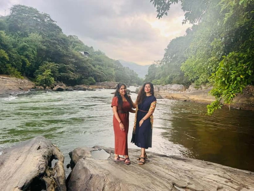 Kandy Private Guided City Day Tour by Local Tuk Tuk - Royal Botanic Gardens: protect your two hours