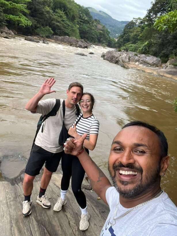 Kandy Private Guided City Tour by Tuk Tuk - Tea factory, plantation, and tasting