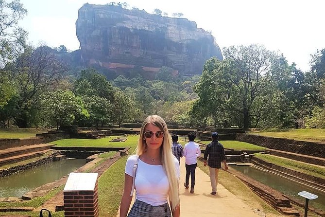 Kandy to Sigiriya Day Tour and Dambulla cave temple with private vehicle - Food stops are flexible, but lunch is your responsibility