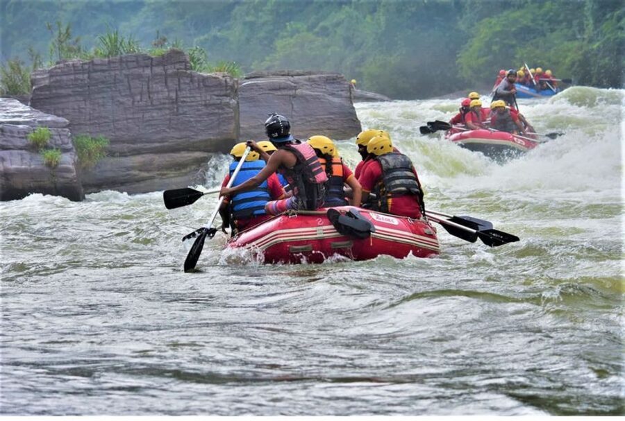 Kithulgala Thrills: White Water Rafting Bliss! - What the crew adds to the experience