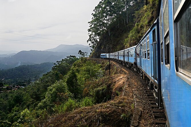 Nanu Oya to Ella train ride on (Train No: 1005 "Podi Menike") - Hatton to Haputale, the scenic heart of the ride