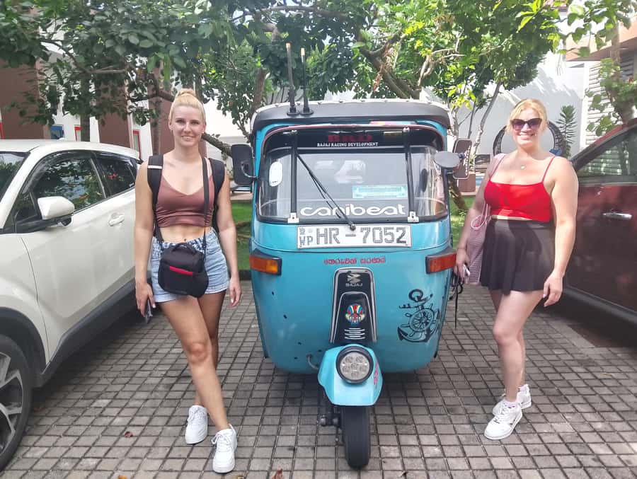 Negombo: Guided City Tour by Tuk Tuk with Hotel Pickup - Agurukaramulla Buddhist Temple and its murals