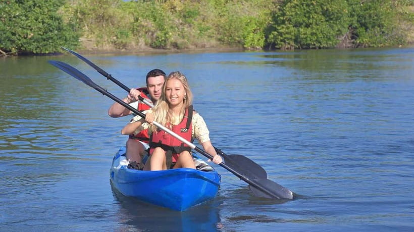 Negombo: Guided Kayaking Tour in the Lagoon - Paddling across Negombo Lagoon