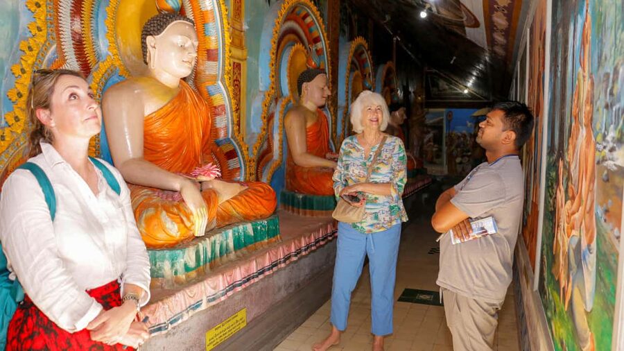 Negombo: private half day city tour with hotel transfers - Three religions along one coastal route