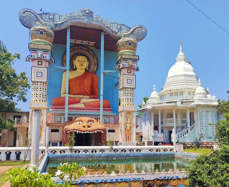 Negombo Private Tour: Market, Temples & Canal - Sri Singama Kali Amman Kovil in 20 minutes