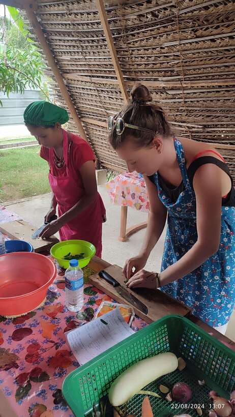 Nilaveli: Sri Lankan Cooking Class with a Local Family - Sambols, sweets, and curry powder