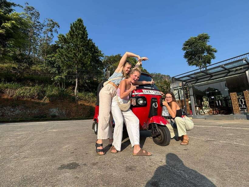 Nuwara Eliya Tuk-Tuk Tour Tea Picking,Tasting &Ramboda Falls - The Royal Post Office in Nuwara Eliya