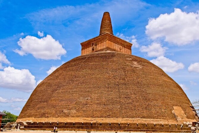 One Day Tour - Sacred city of Anuradhapura & Sacred city of Mihintale. (Sunset) - Why this Anuradhapura and Mihintale pairing works