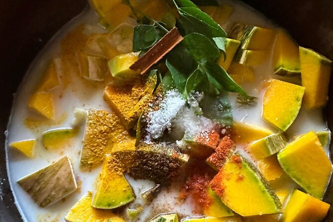 Organic Cooking Class sigiriya home Kitchen(Kumara & family) - Spices, herbs, and the logic of Sri Lankan curry