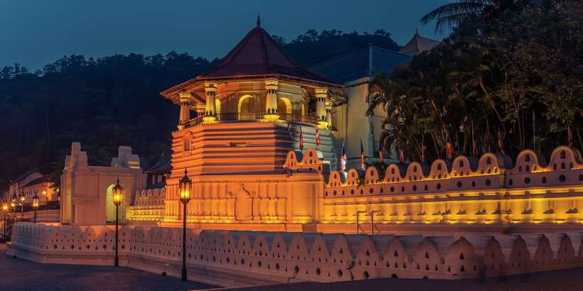 Pinnawala & Kandy Day Tour from Negombo - Spice garden: a useful link between plants and food