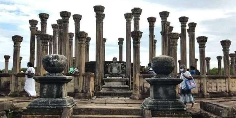Polonnaruwa Day Tour With Minneriya NP Elephant Safari - Allow time for a real lunch between the two activities