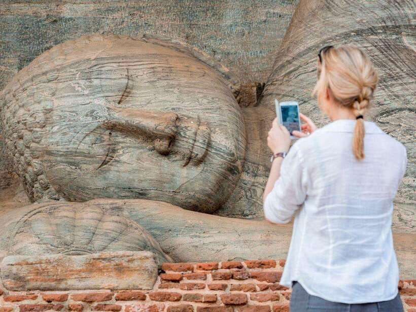 Polonnaruwa: Private Guided Cycling Tour with Hotel Pickup - Stupas, carvings, temples, and royal remains